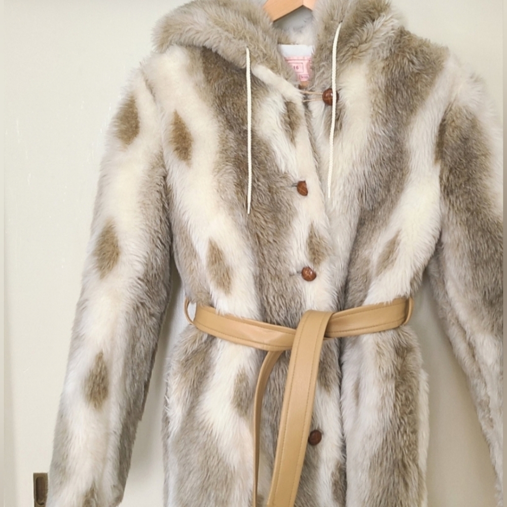 VINTAGE Women's Faux Fur Hooded Coat with Belt